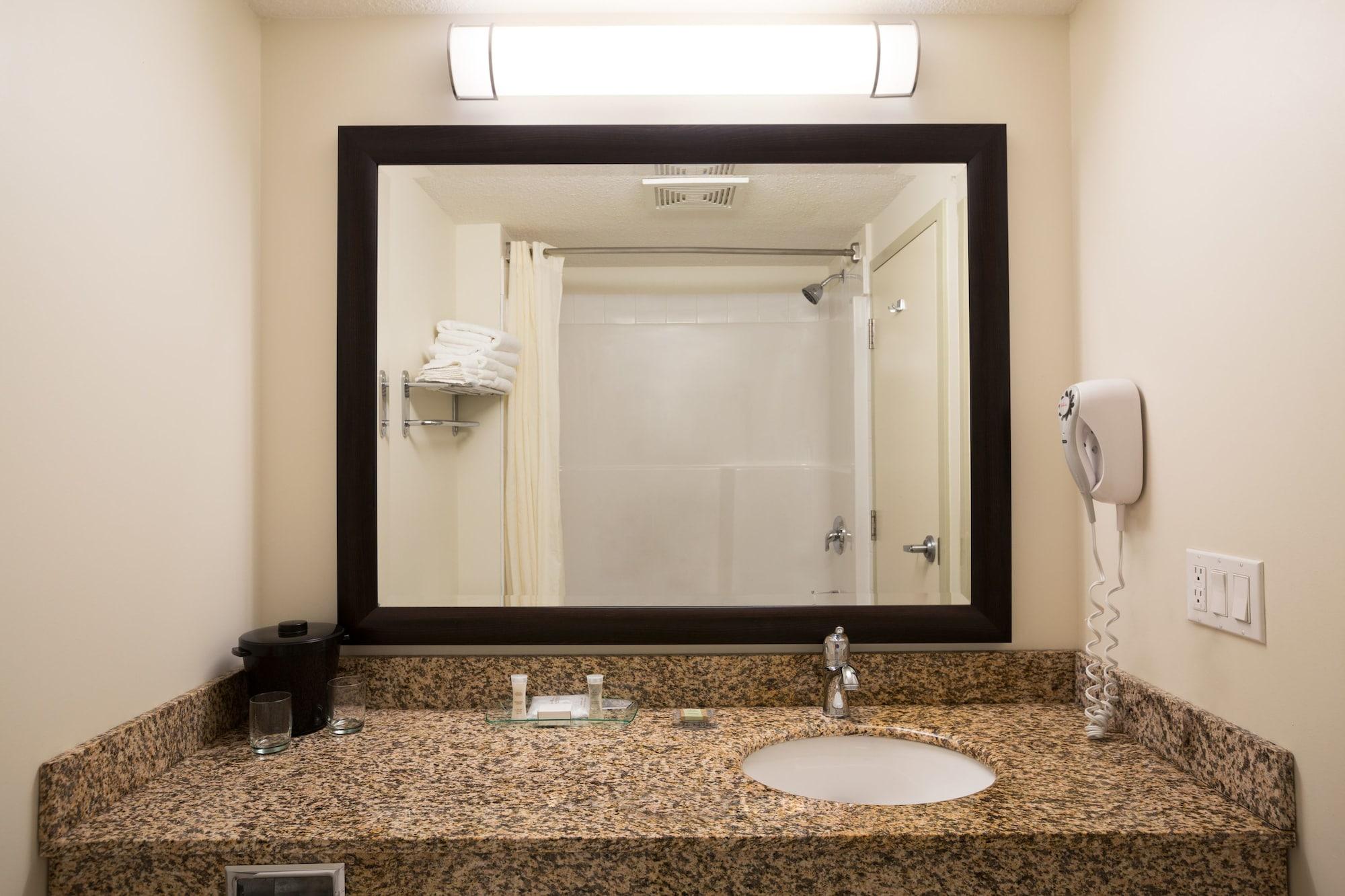 Super 8 By Wyndham Sherwood Park/Edmonton Area Ngoại thất bức ảnh