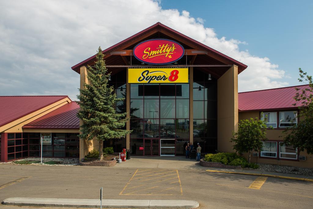 Super 8 By Wyndham Sherwood Park/Edmonton Area Ngoại thất bức ảnh