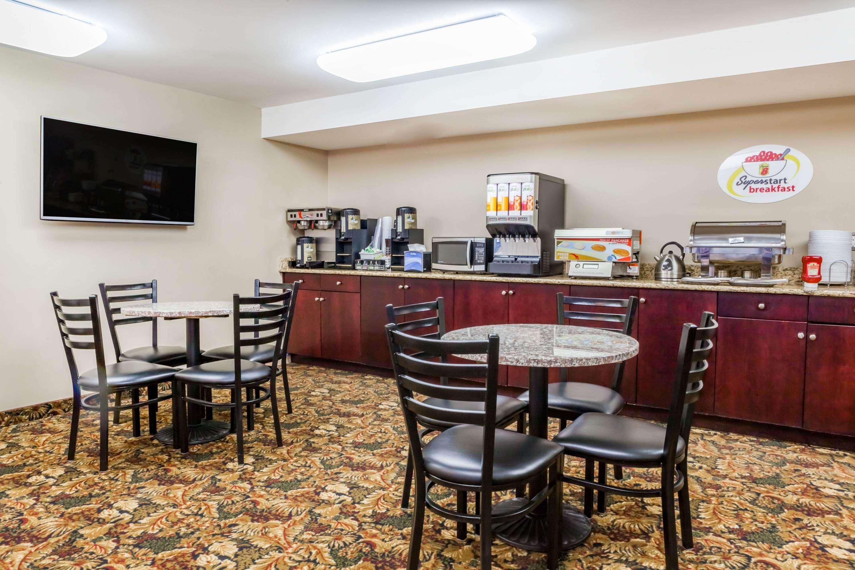 Super 8 By Wyndham Sherwood Park/Edmonton Area Ngoại thất bức ảnh