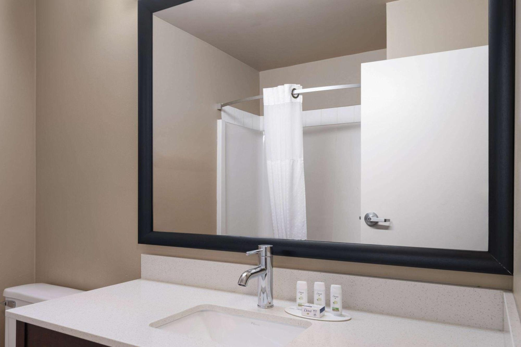 Super 8 By Wyndham Sherwood Park/Edmonton Area Ngoại thất bức ảnh