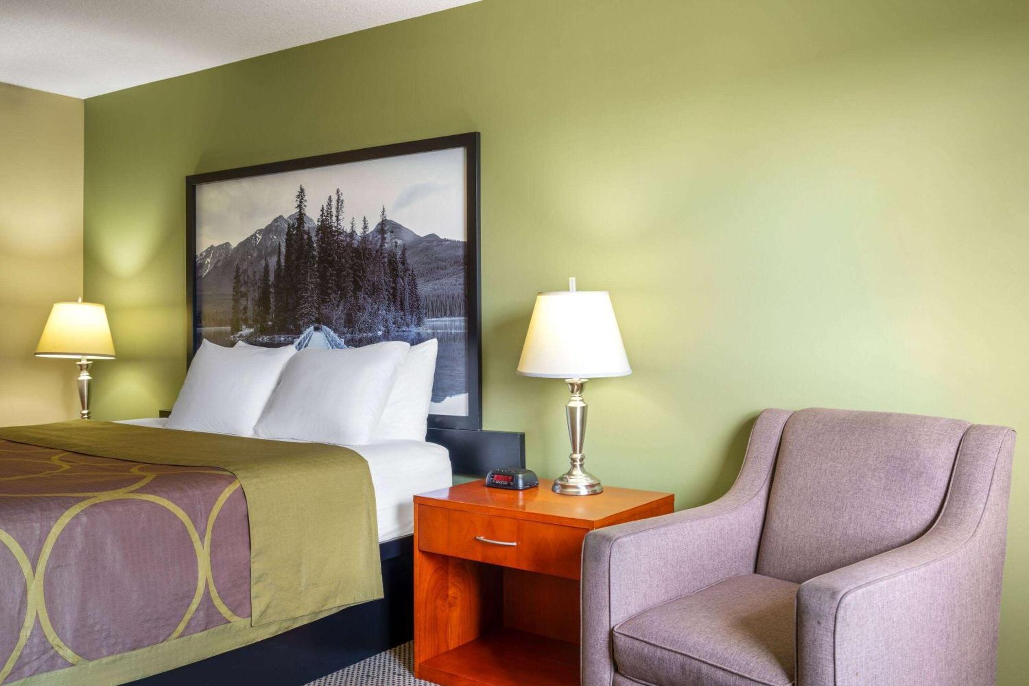 Super 8 By Wyndham Sherwood Park/Edmonton Area Ngoại thất bức ảnh