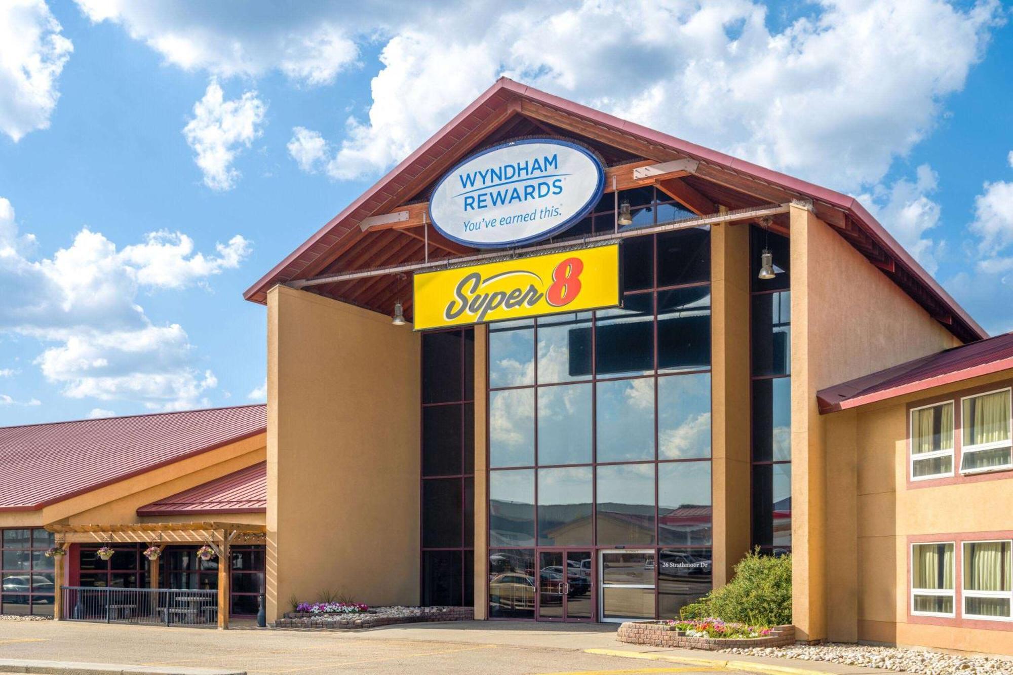 Super 8 By Wyndham Sherwood Park/Edmonton Area Ngoại thất bức ảnh
