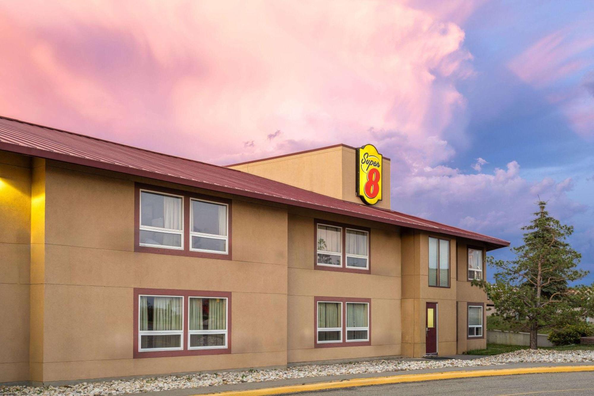 Super 8 By Wyndham Sherwood Park/Edmonton Area Ngoại thất bức ảnh