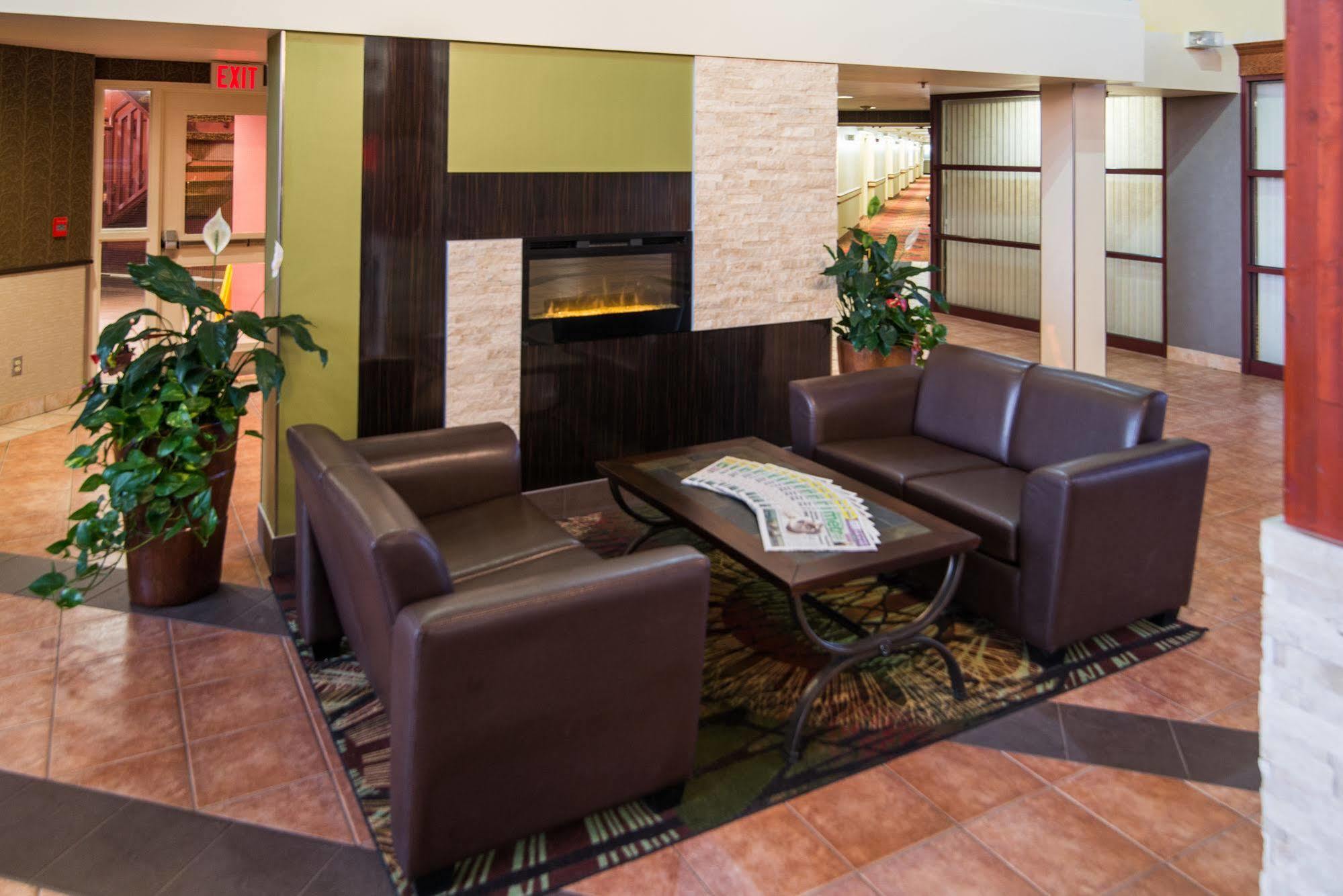 Super 8 By Wyndham Sherwood Park/Edmonton Area Ngoại thất bức ảnh