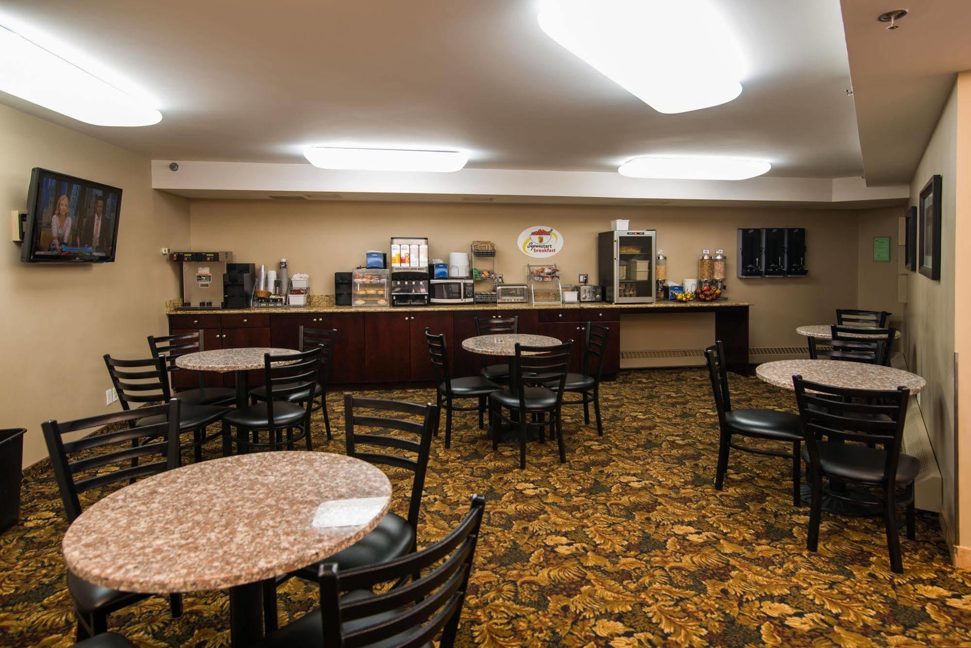 Super 8 By Wyndham Sherwood Park/Edmonton Area Ngoại thất bức ảnh