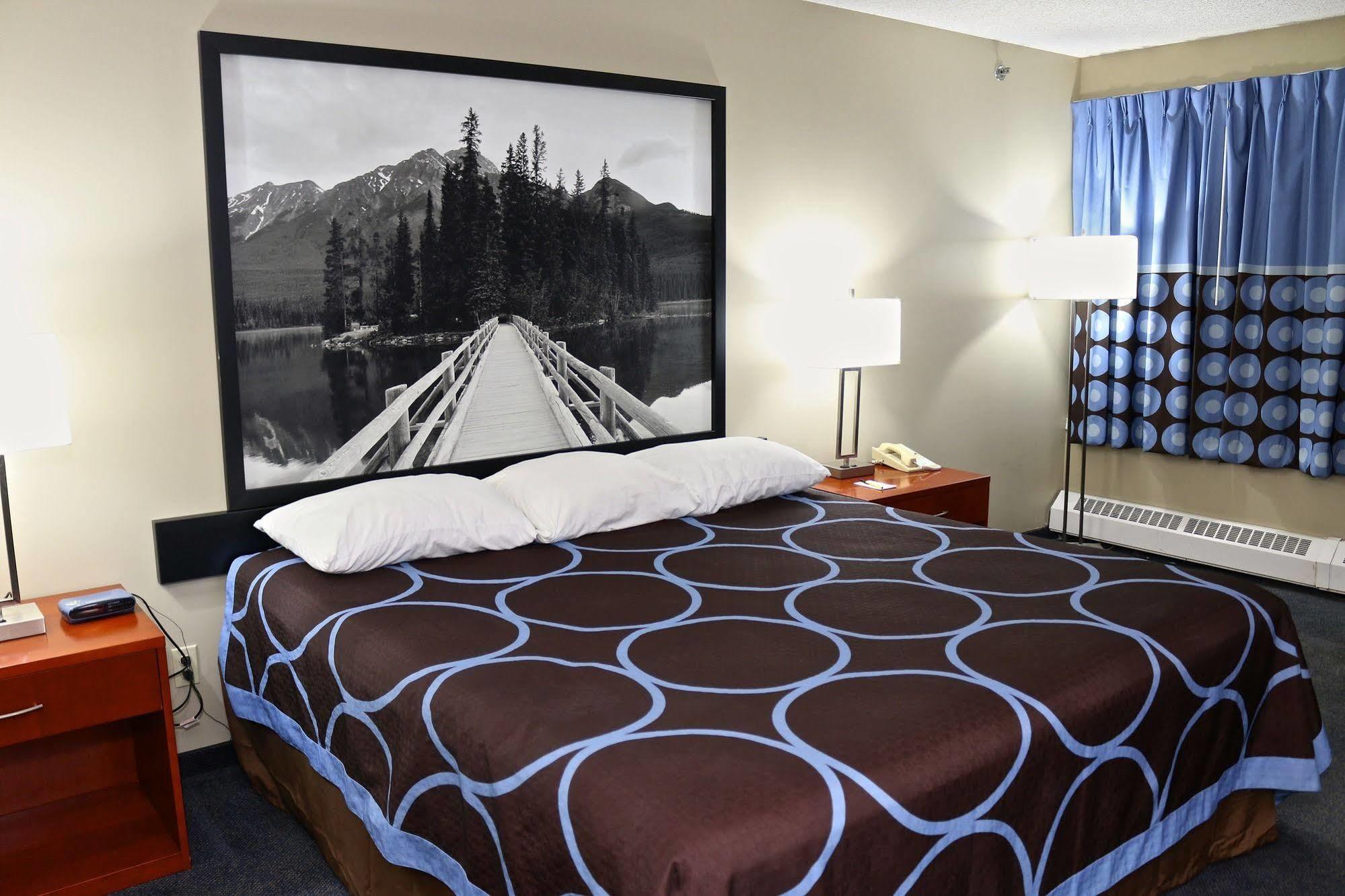 Super 8 By Wyndham Sherwood Park/Edmonton Area Ngoại thất bức ảnh